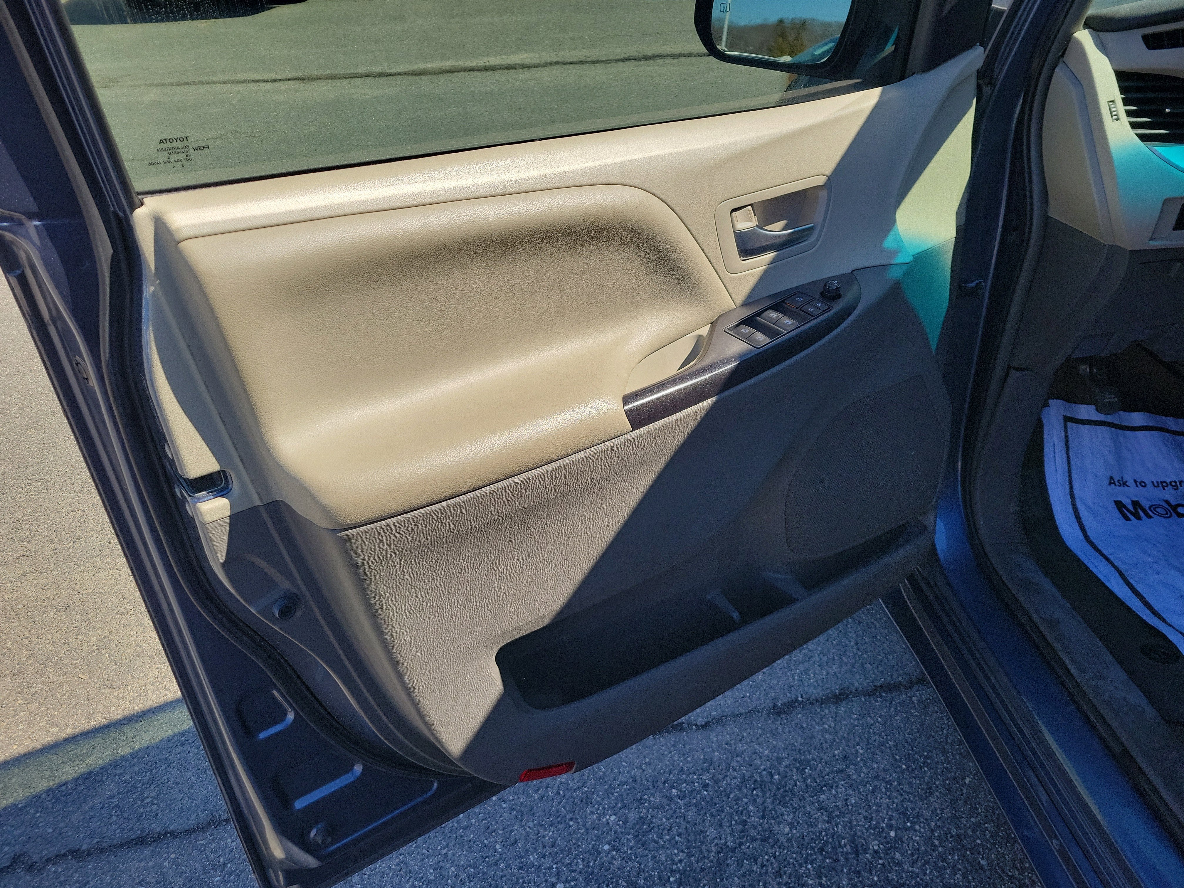 2015 Toyota Sienna LE AAS