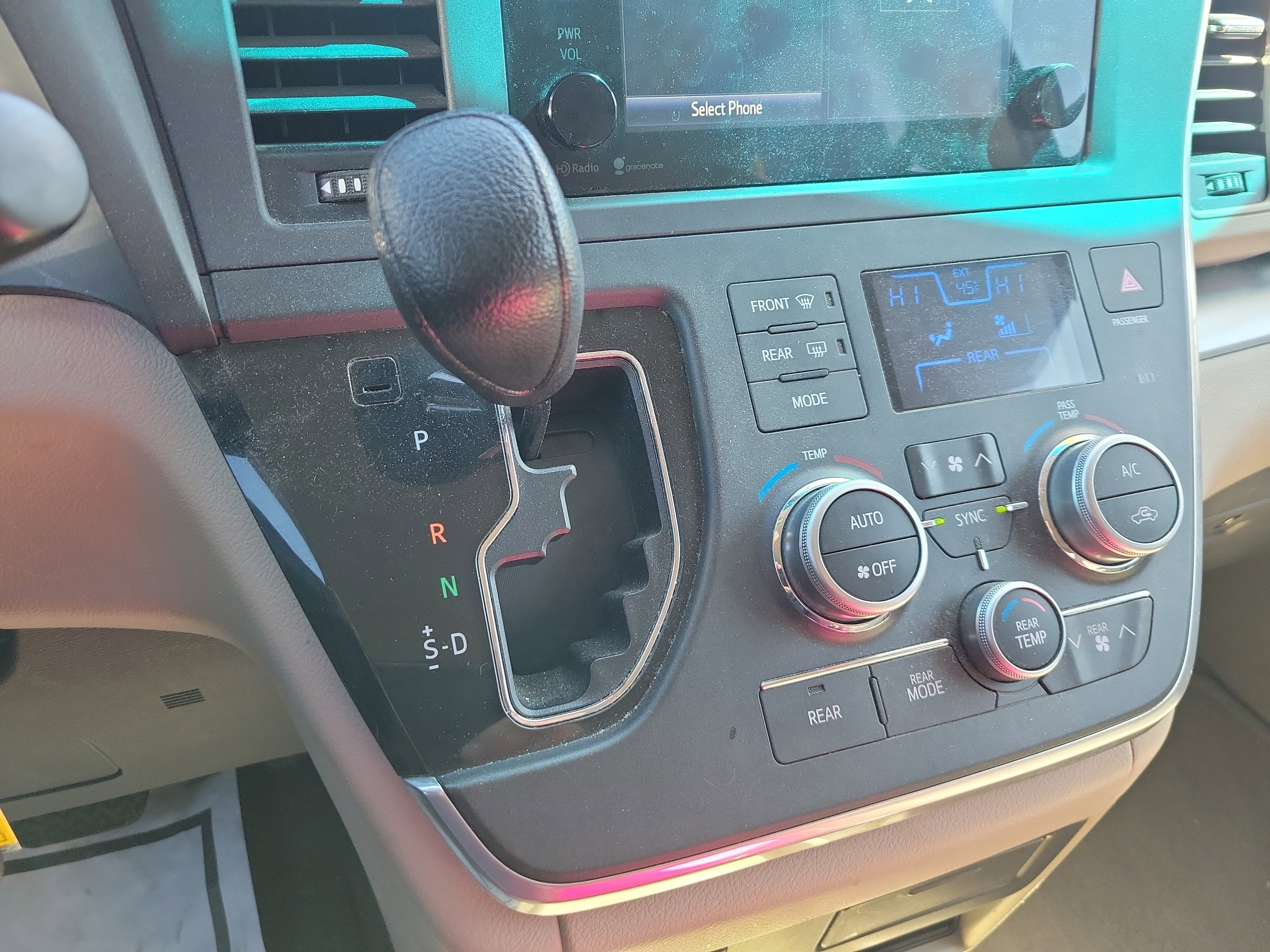 2015 Toyota Sienna LE AAS