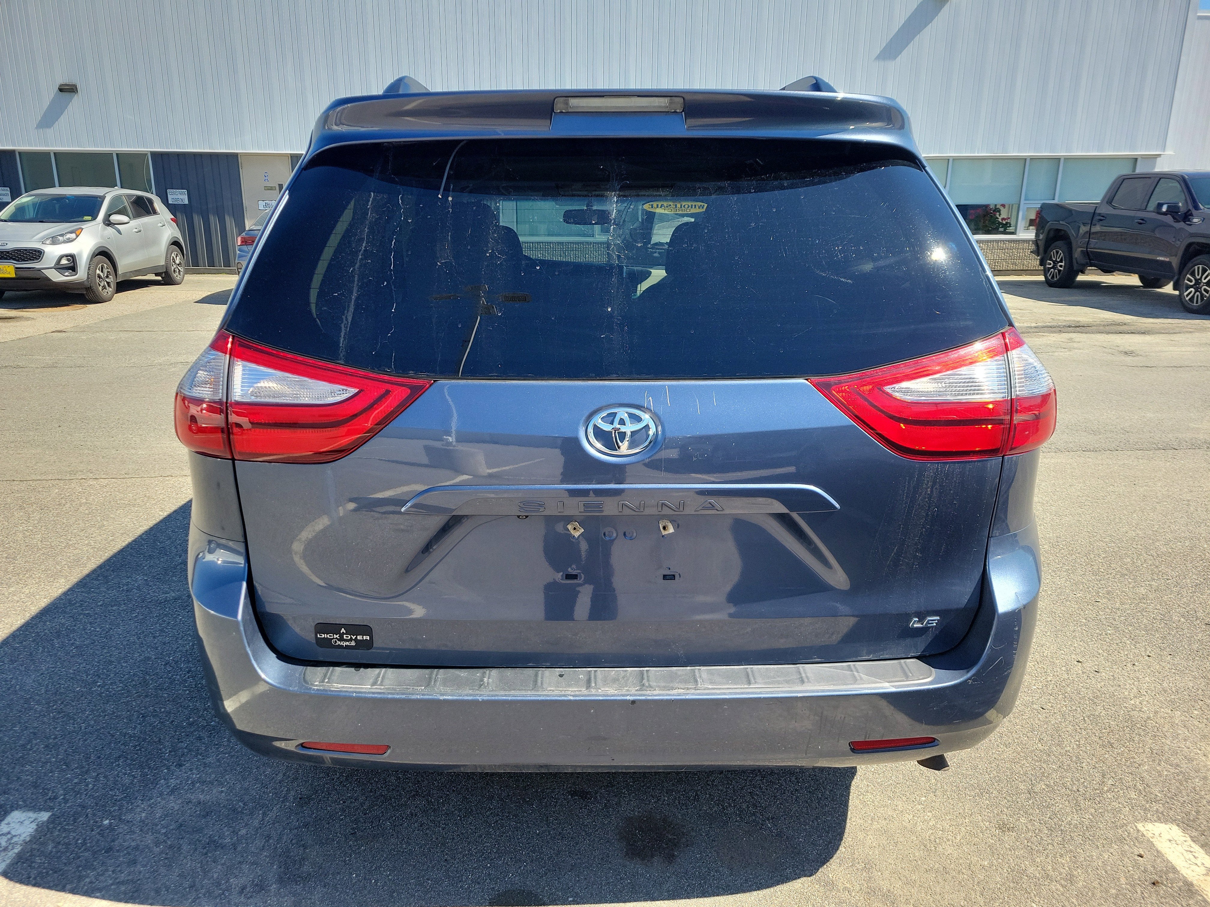 2015 Toyota Sienna LE AAS