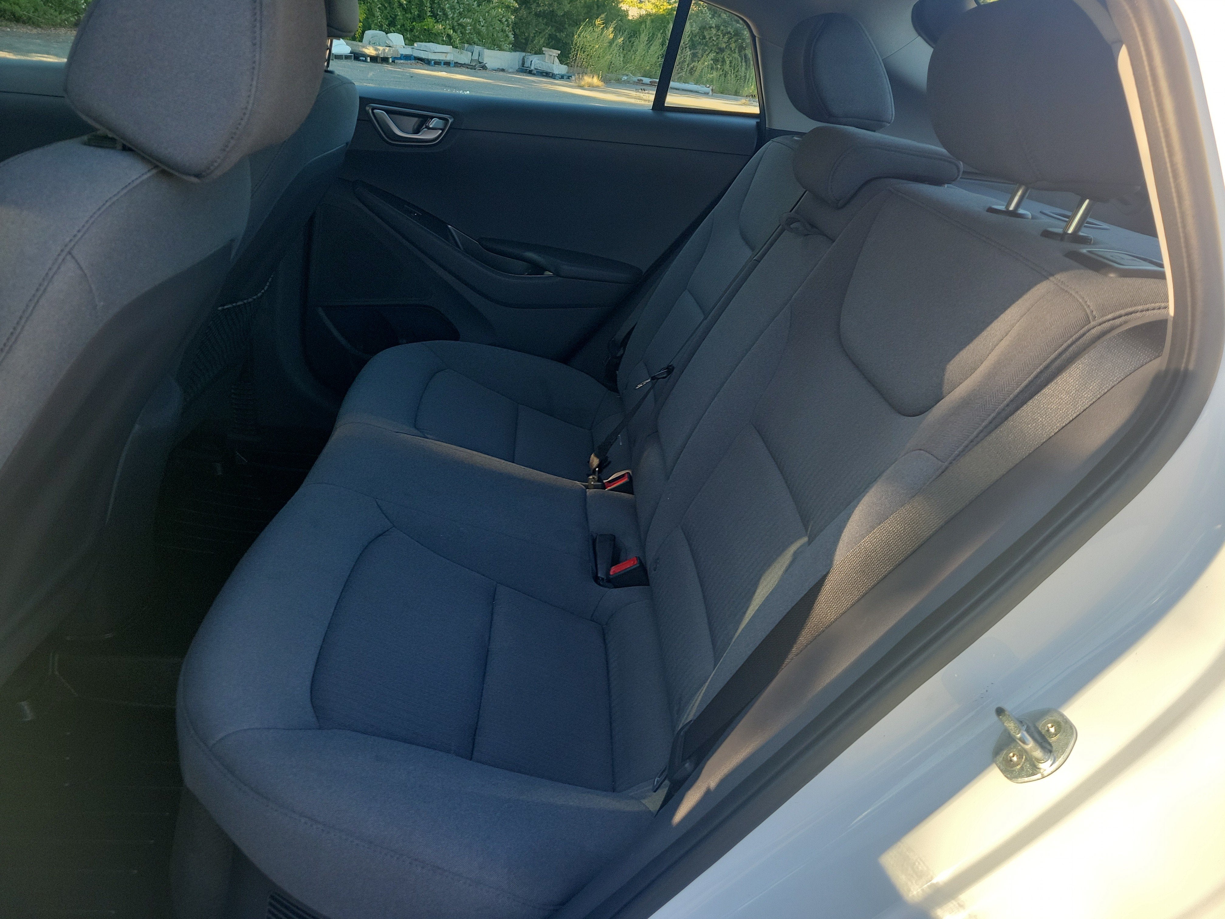 2020 Hyundai IONIQ HYBRID SE