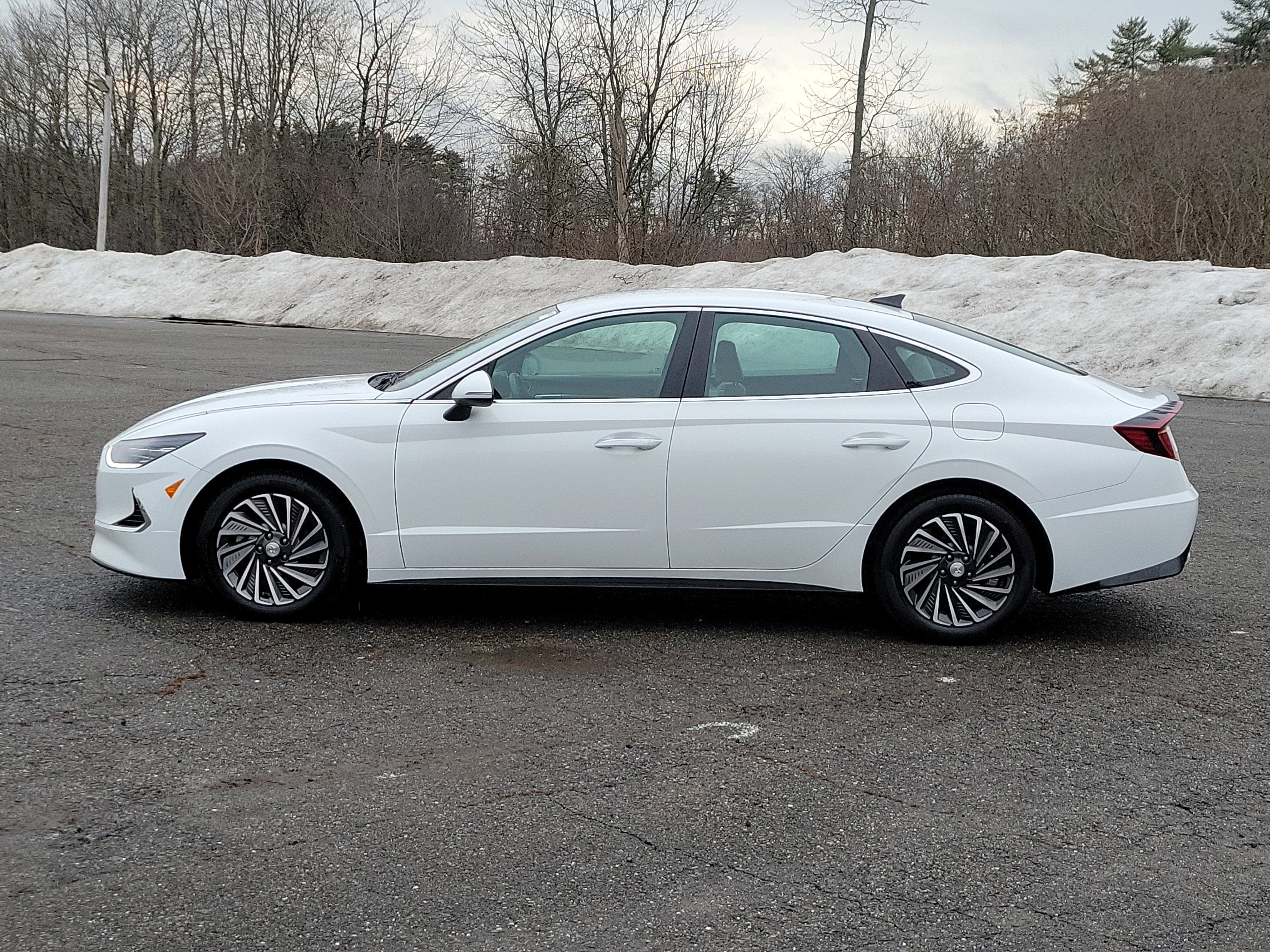 2023 Hyundai SONATA HYBRID SEL