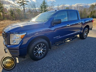 2021 Nissan TITAN Crew Cab SV