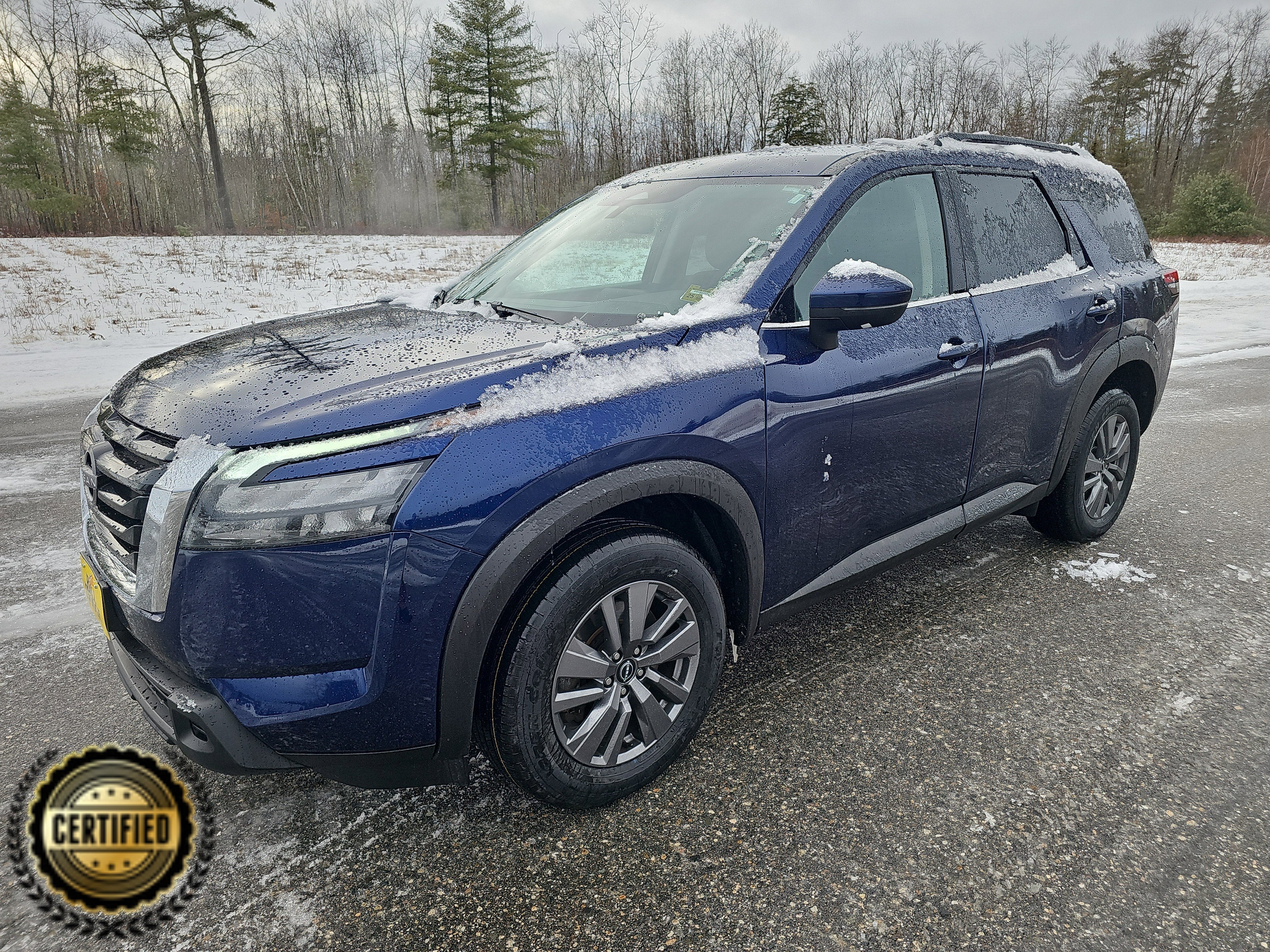 2025 Nissan Pathfinder SV