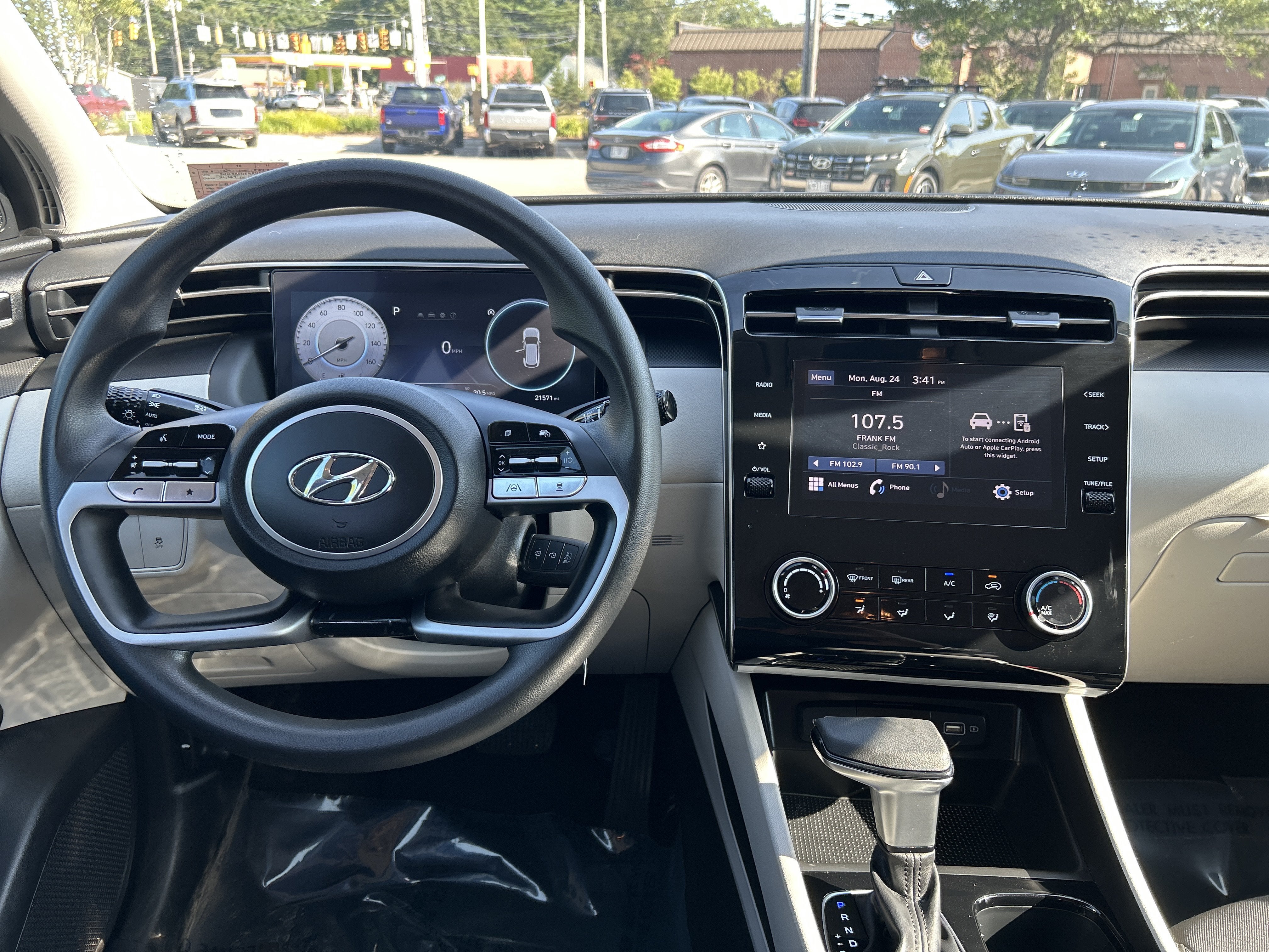 2024 Hyundai TUCSON SE