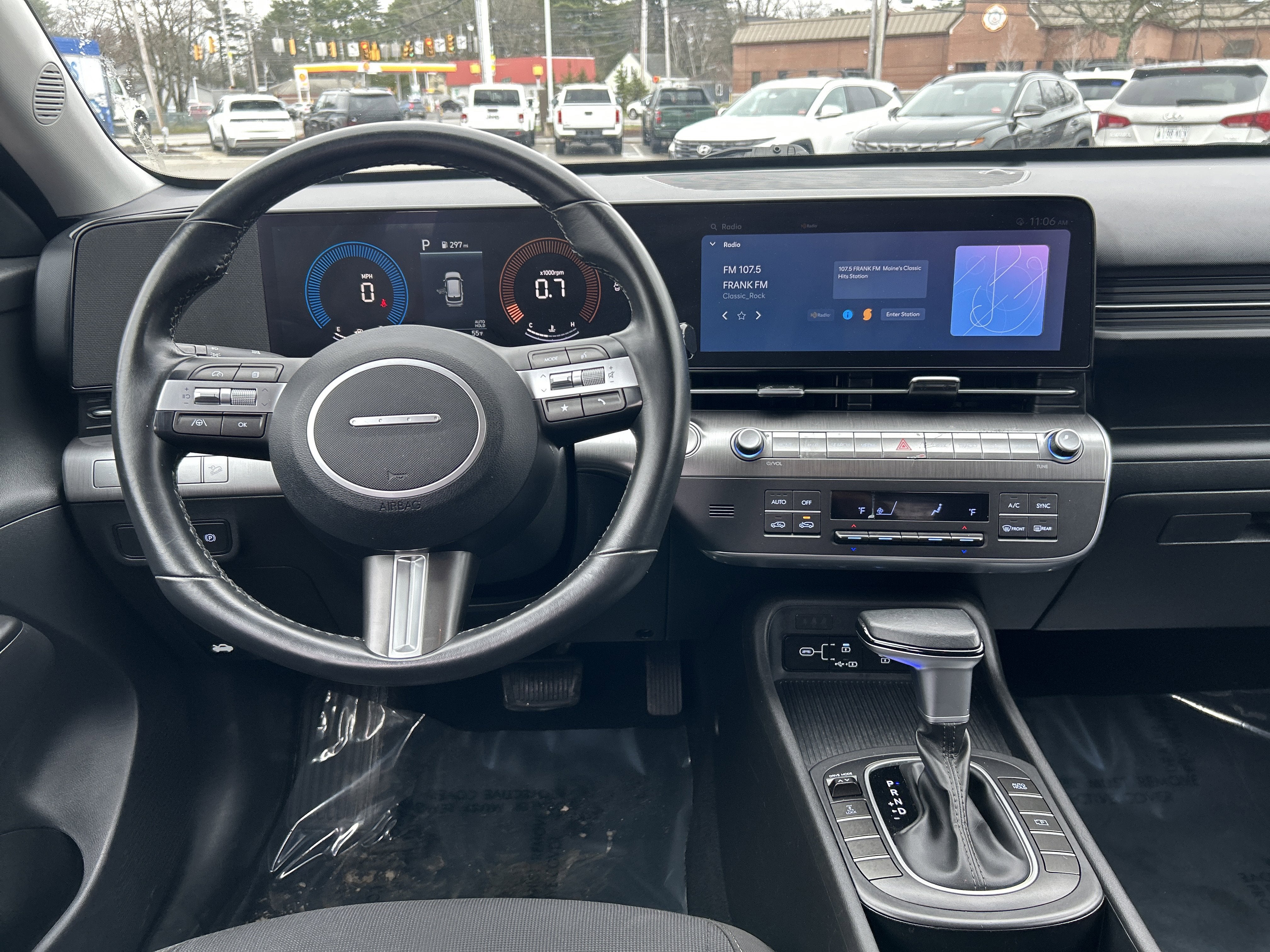 2025 Hyundai KONA SEL