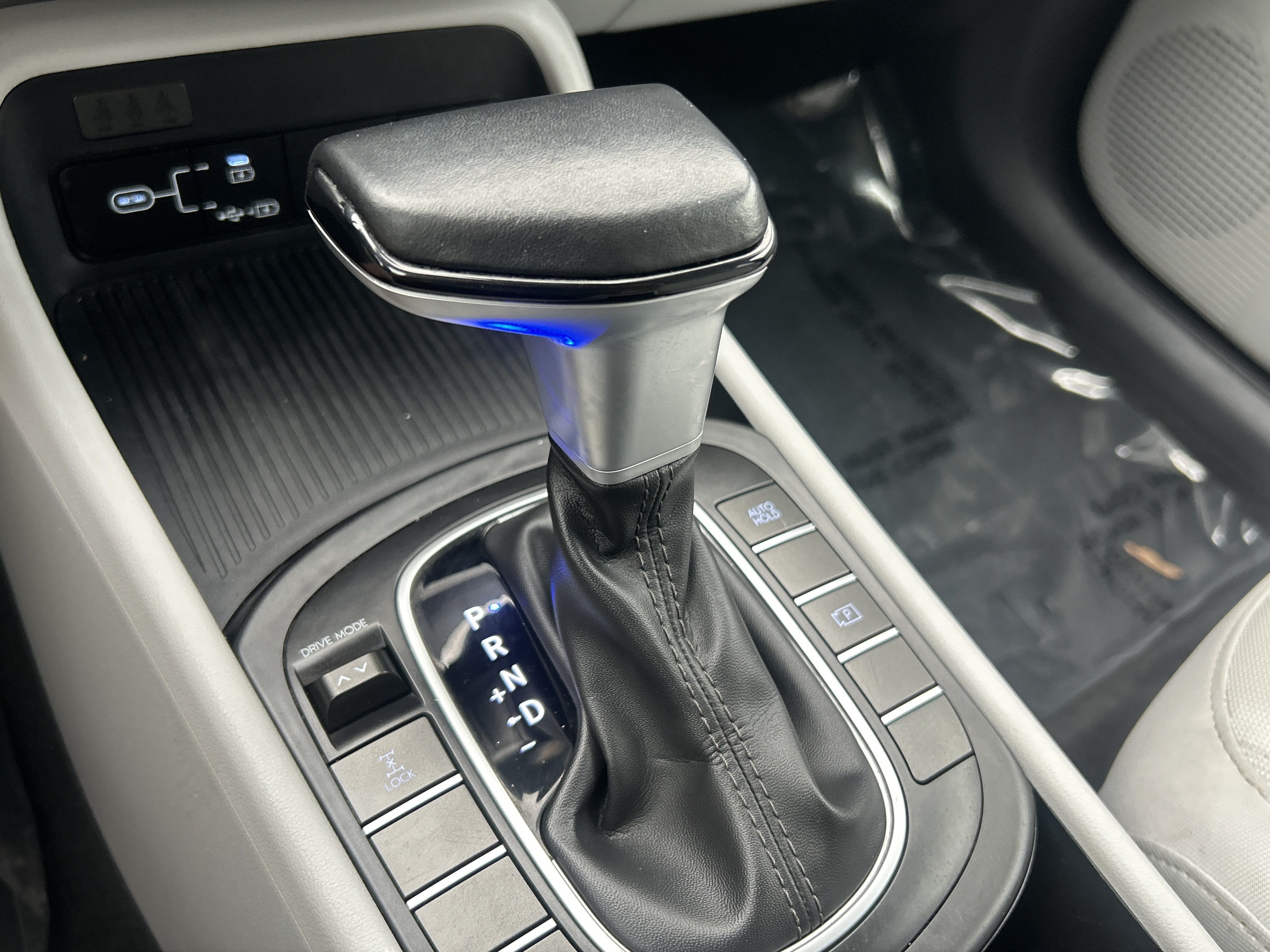 2025 Hyundai Kona SEL - Photo 24