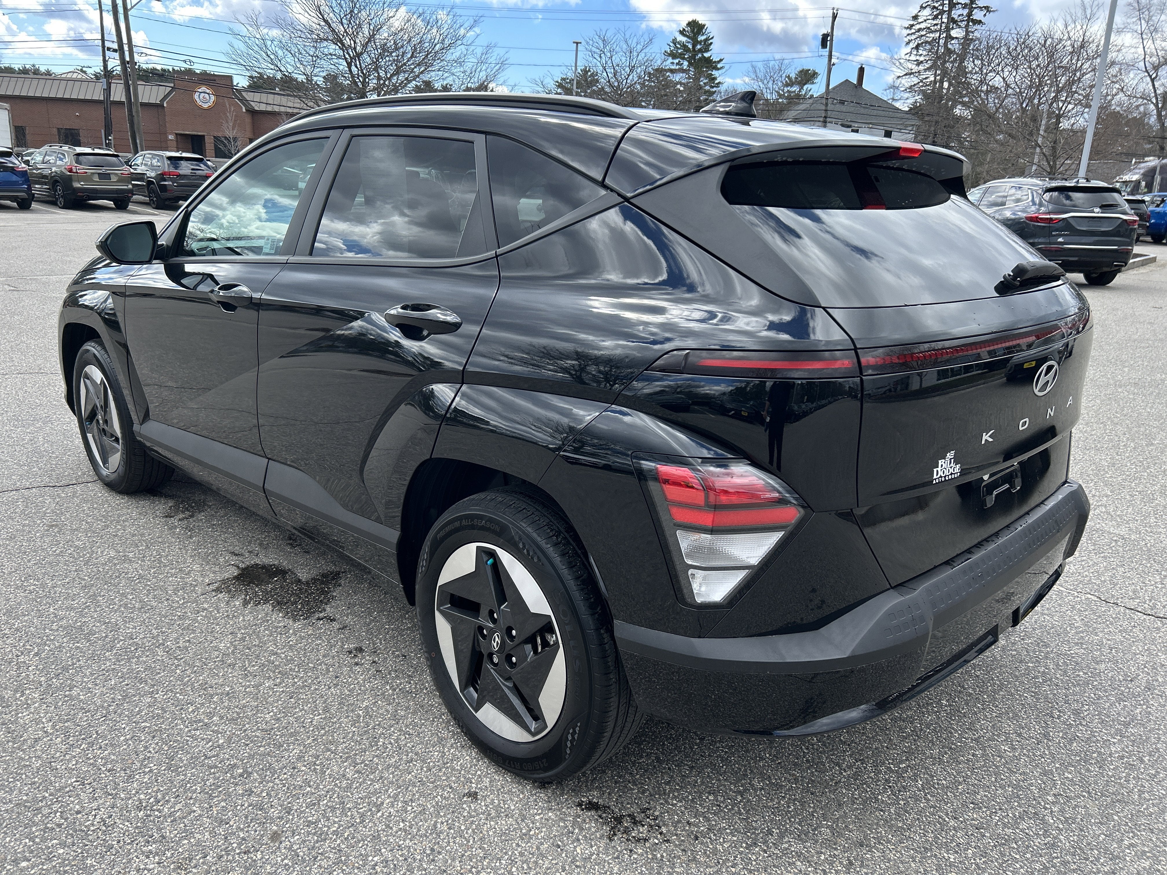 2024 Hyundai KONA ELECTRIC SEL
