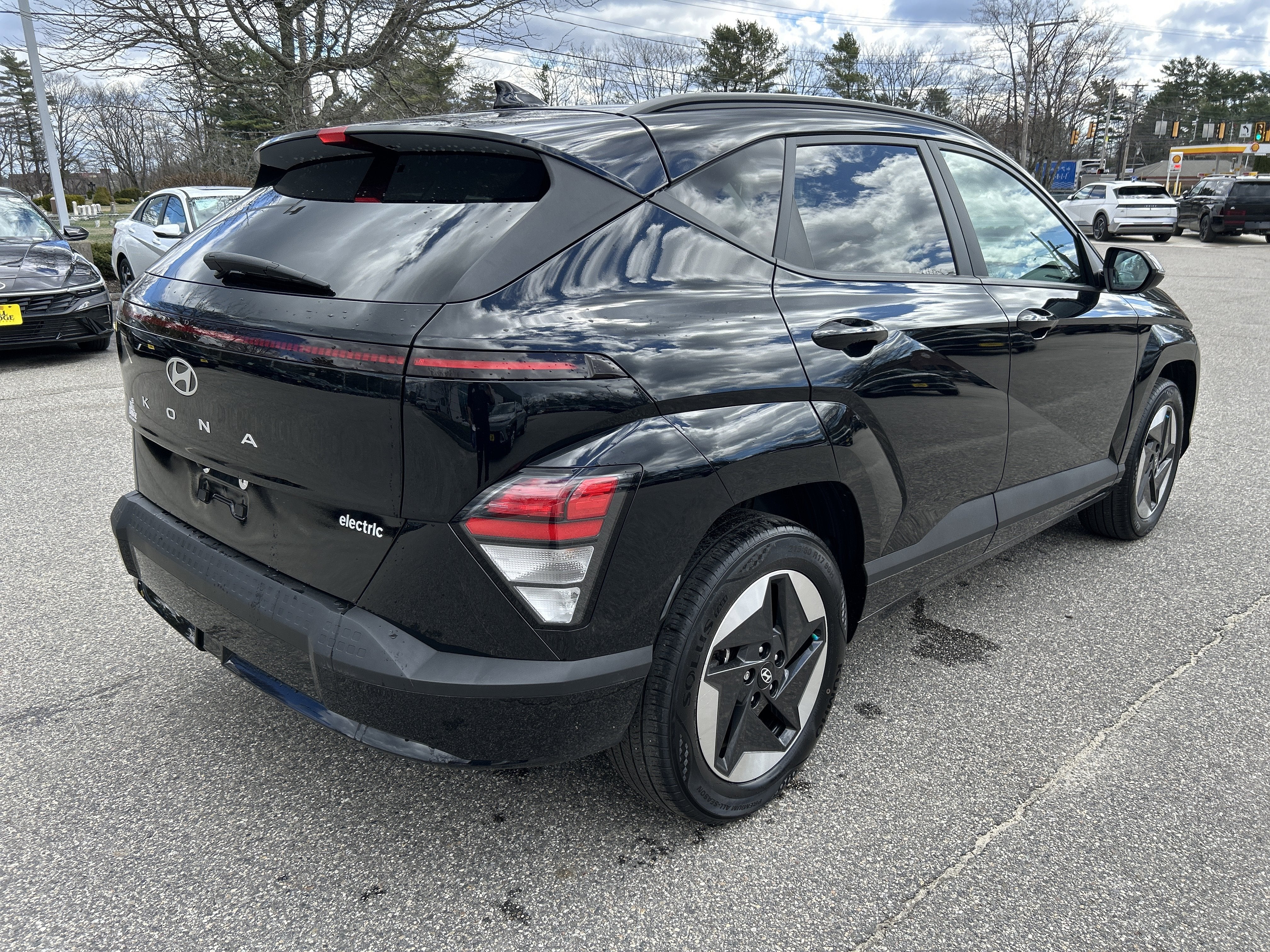 2024 Hyundai KONA ELECTRIC SEL
