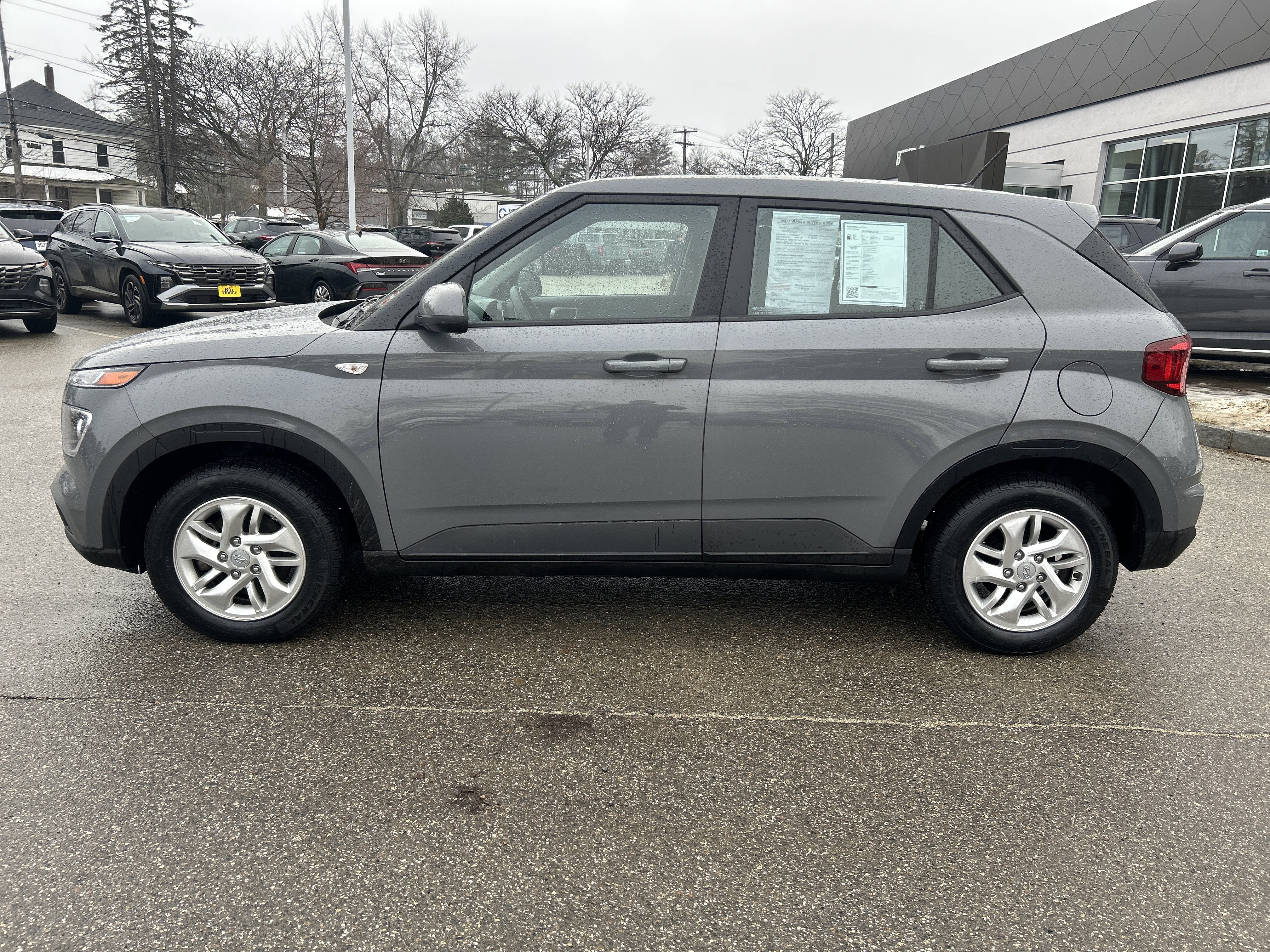 2023 Hyundai VENUE SE