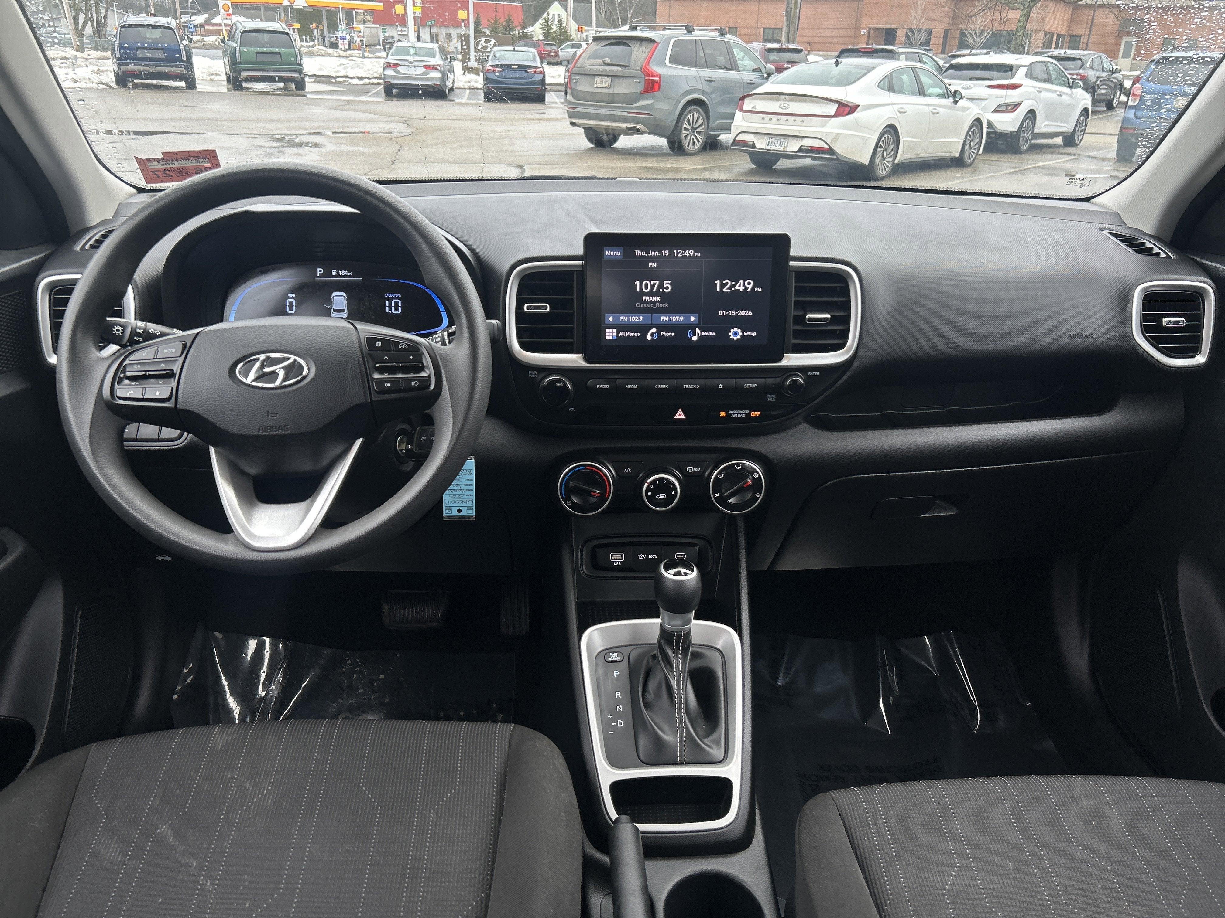 2023 Hyundai VENUE SE
