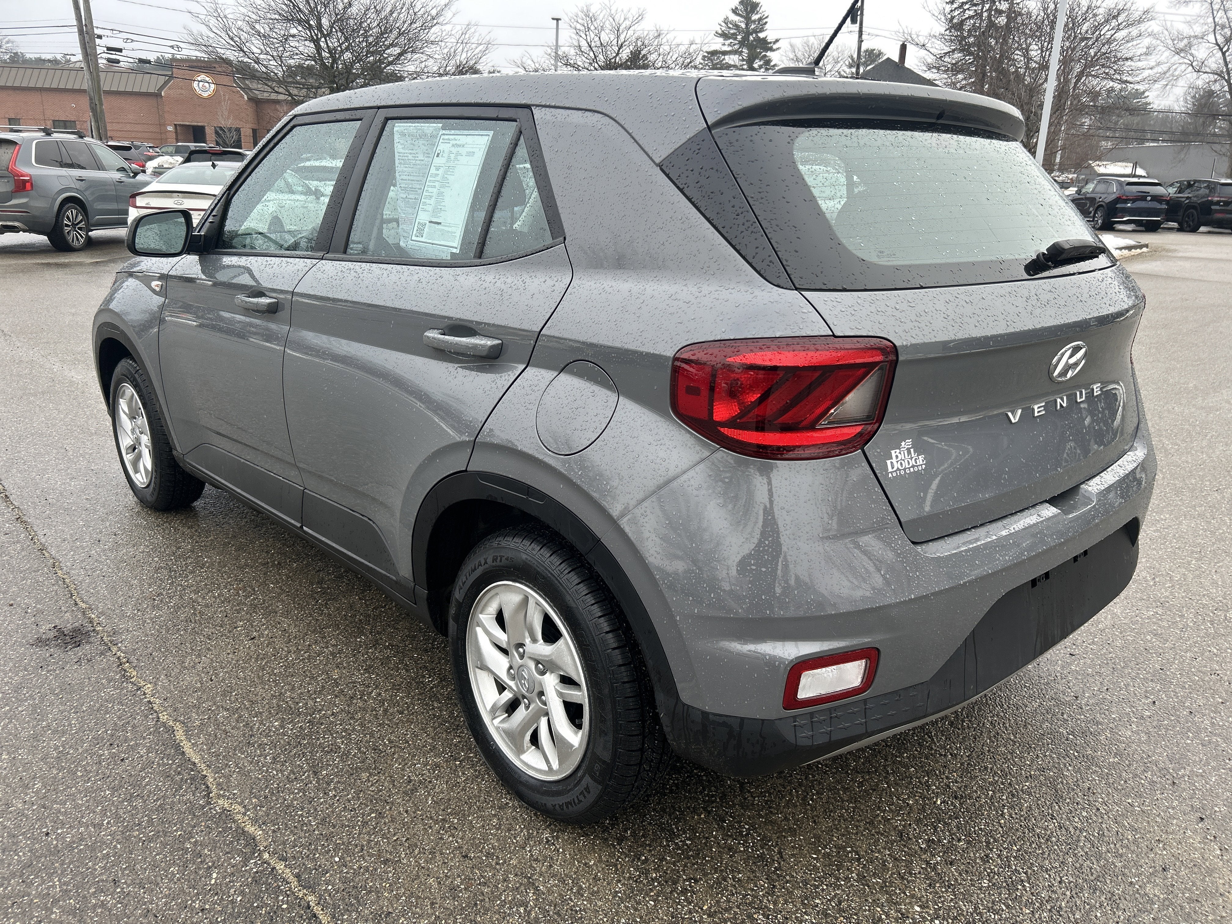 2023 Hyundai VENUE SE