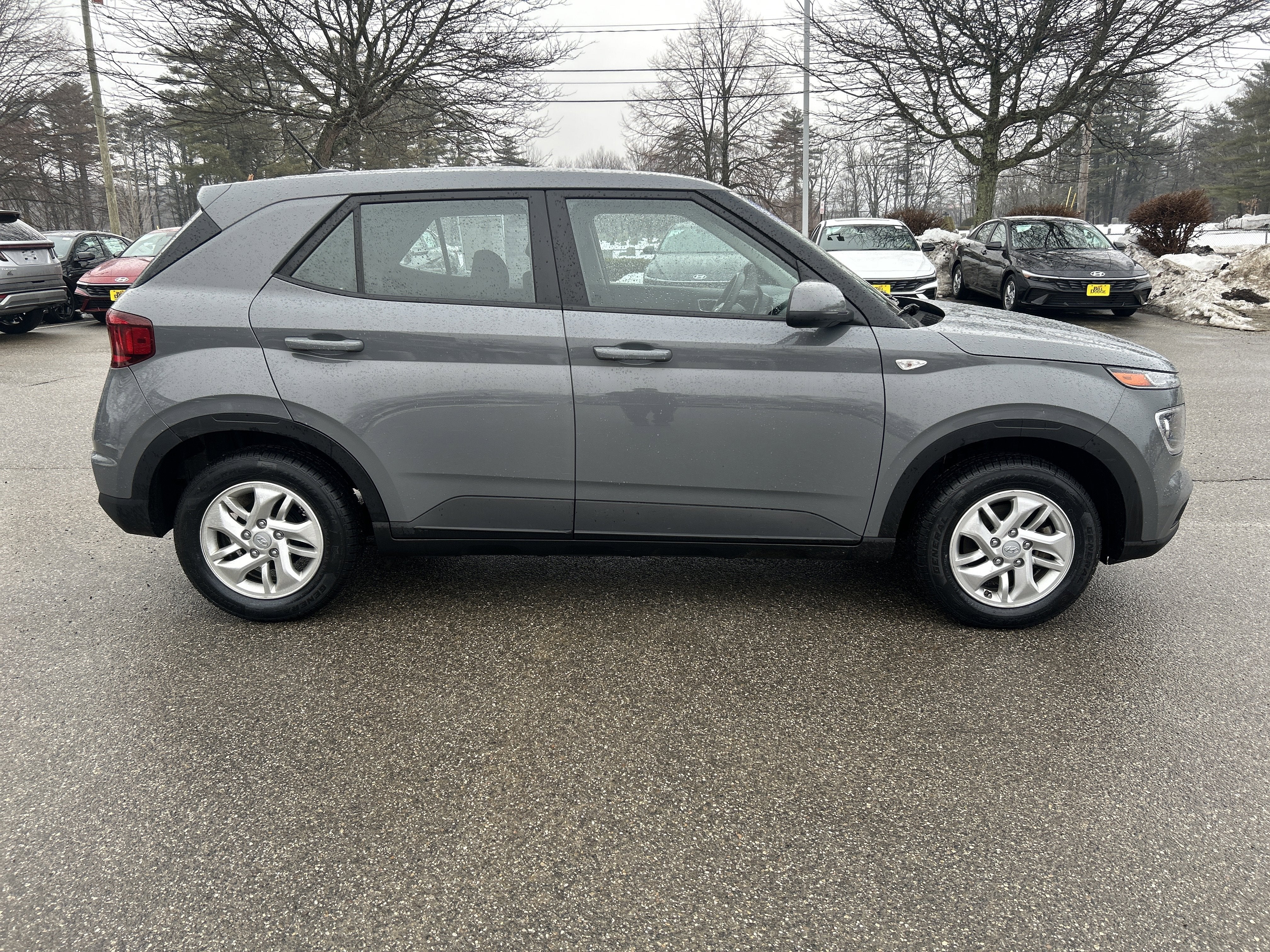 2023 Hyundai VENUE SE